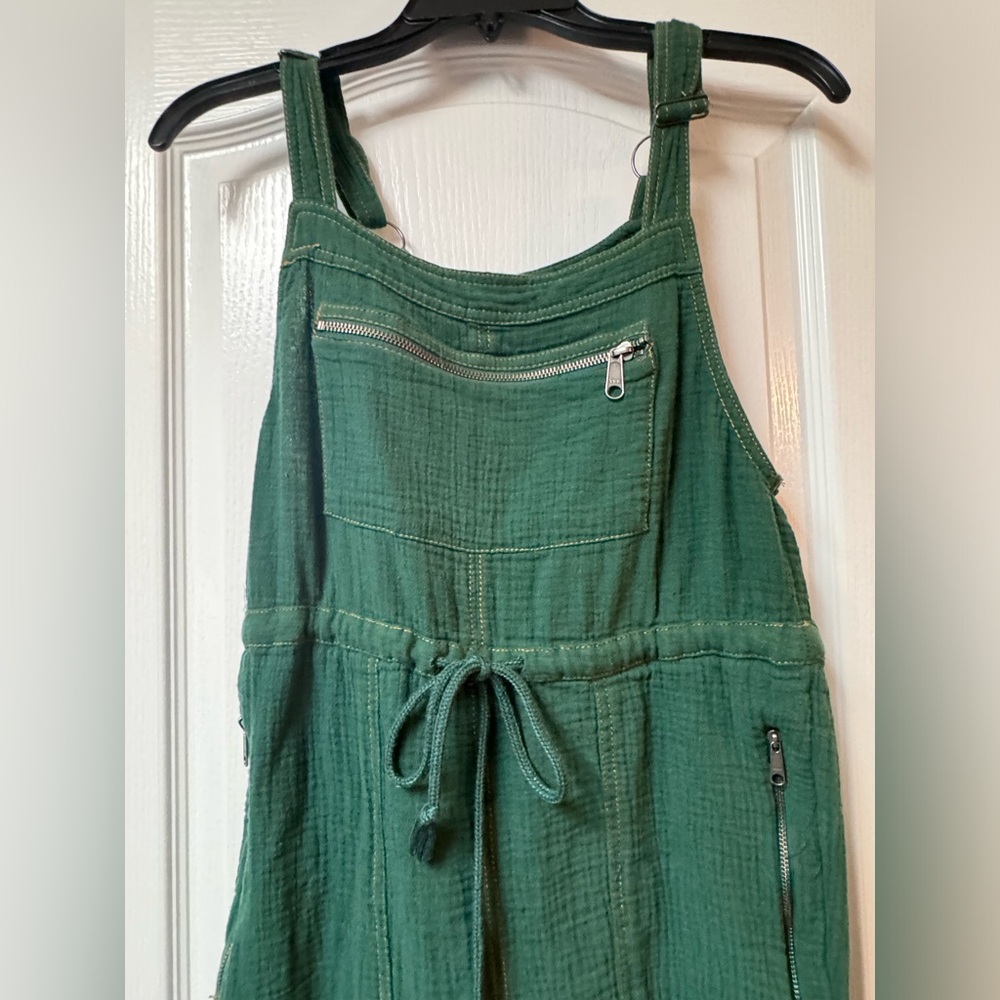 Urban Outfitters - Tina textured jumpsuit. Green with yellow stitching. Size XS. - Picture 4 of 10